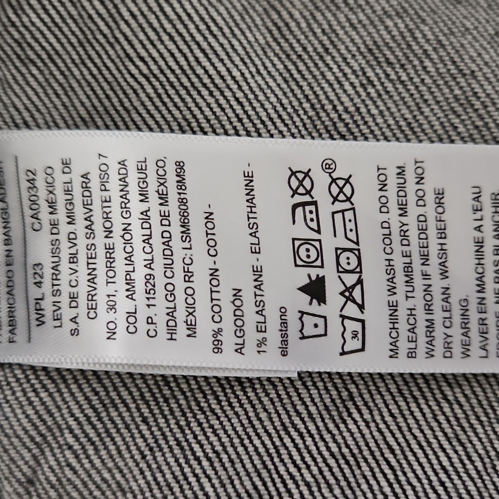 Levi's NWT Black Denim  Trucker Jacket - Picture 6 of 6